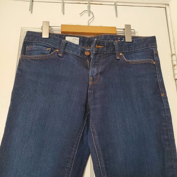 GAP | Denim Mid -Rise Straight Leg Jeans - Picture 6 of 8